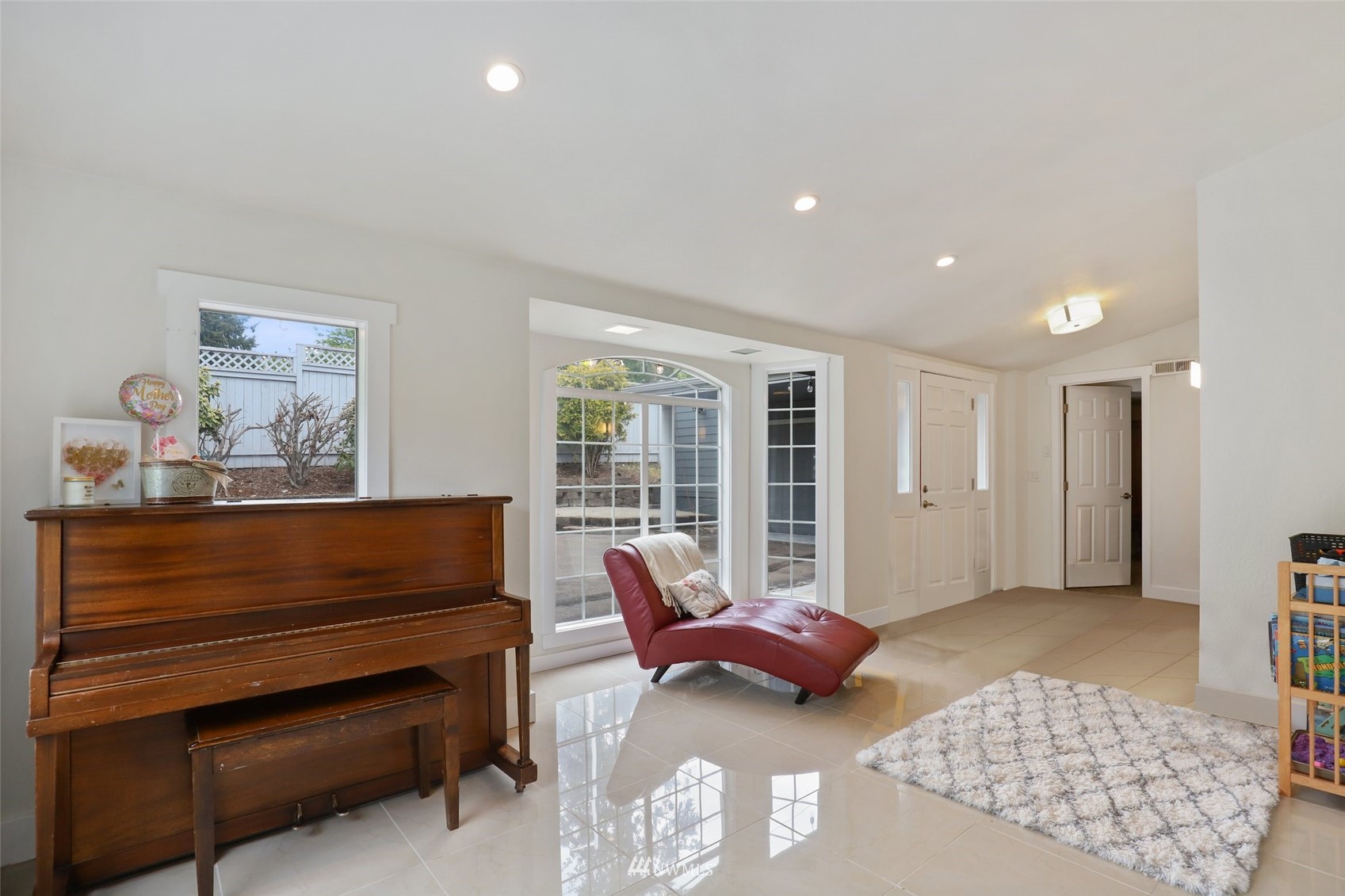 7031 Mullen Road Southeast Olympia, WA 98503 - Photo 4 of 40 a living room with furniture and a window