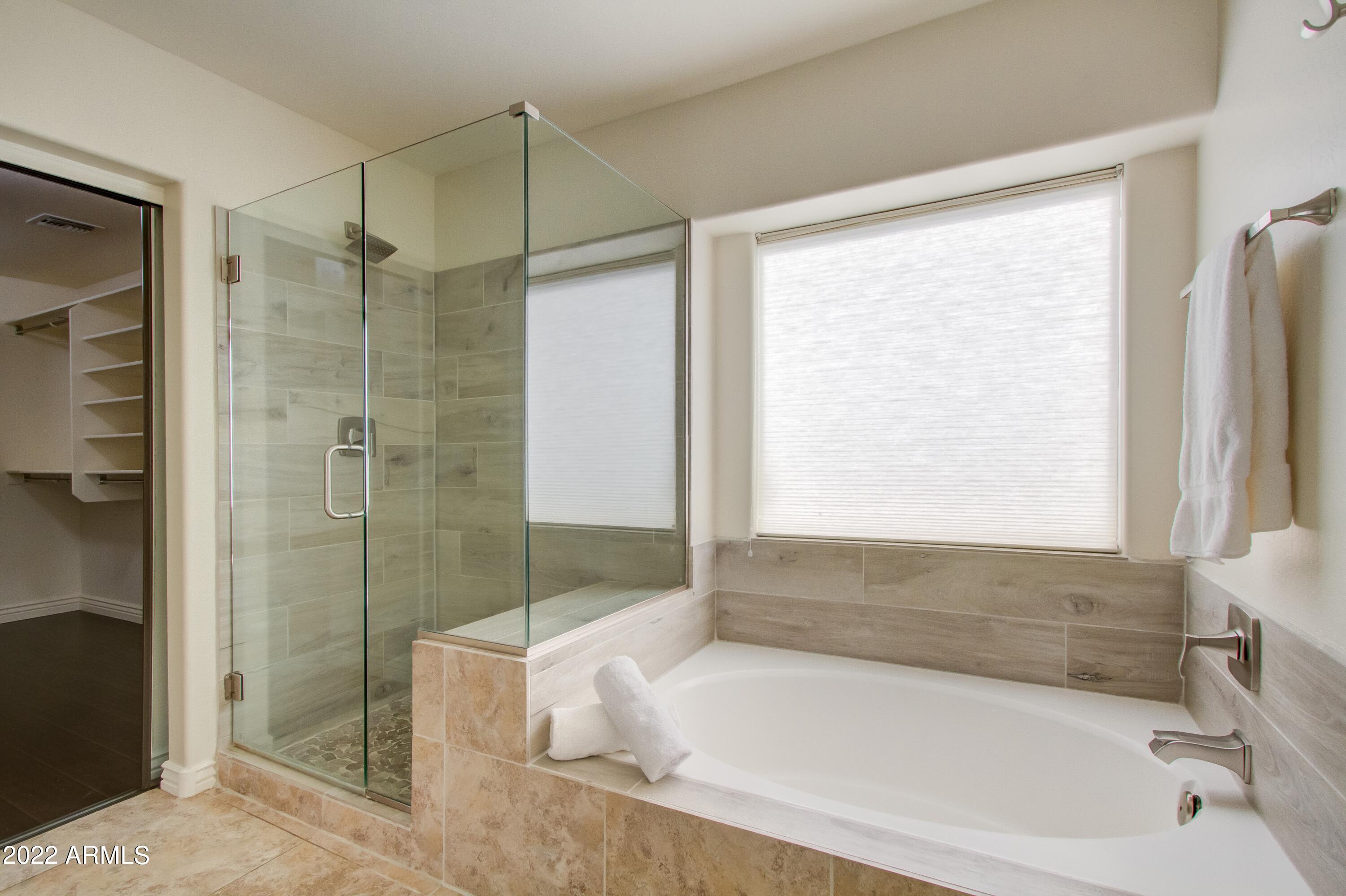 4241 East Folgers Road Phoenix, AZ 85050 - Photo 19 of 30 019_Master Bathroom Detail