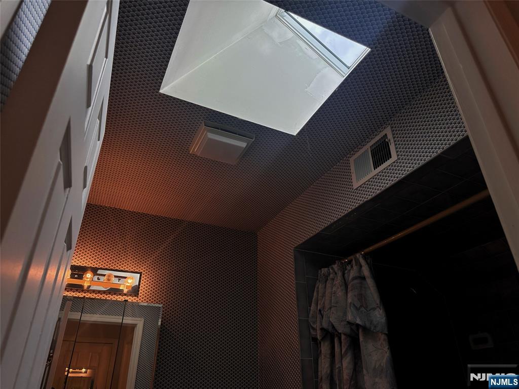 10 Matthew Road Wayne, NJ 07470 - Photo 35 of 41 Gallery Image 35