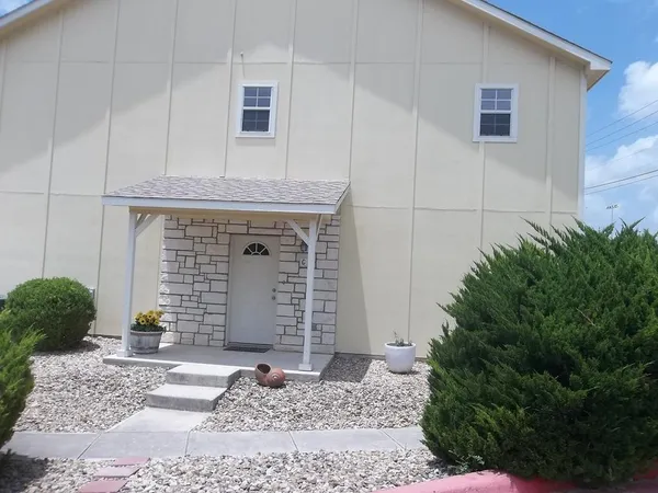 $1,600 | 2318 C Sailing Way, Kerrville, TX 78028