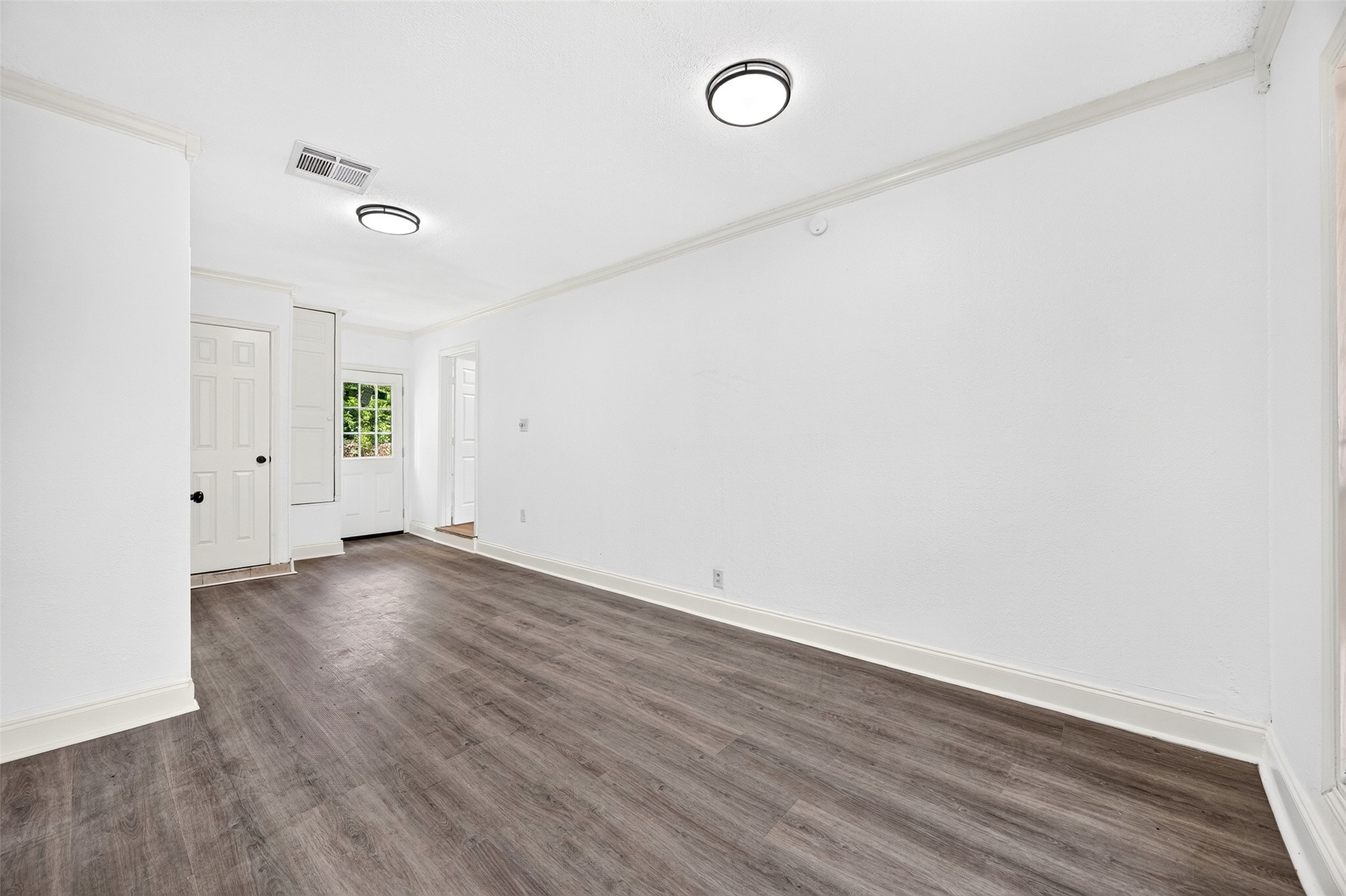 9211 Clearway Drive Houston, TX 77033 - Photo 20 of 34