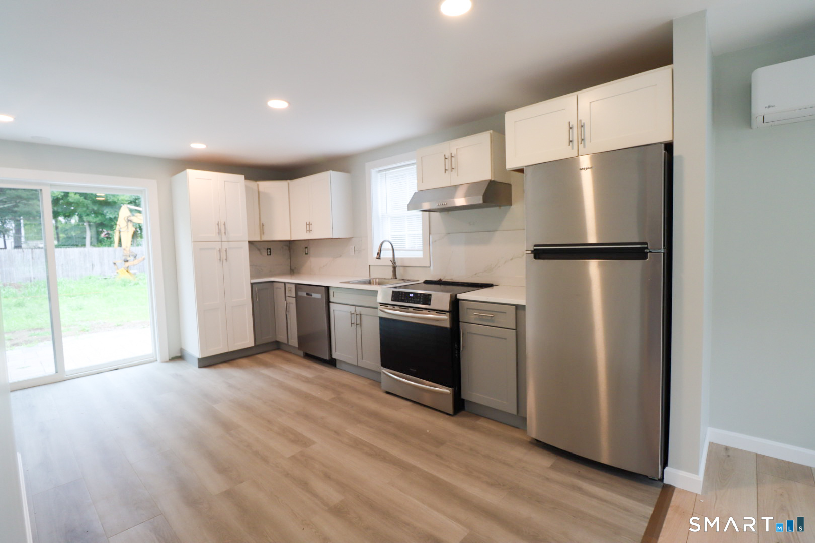 58 Norwich Road Waterford, CT 06375 - Photo 3 of 15