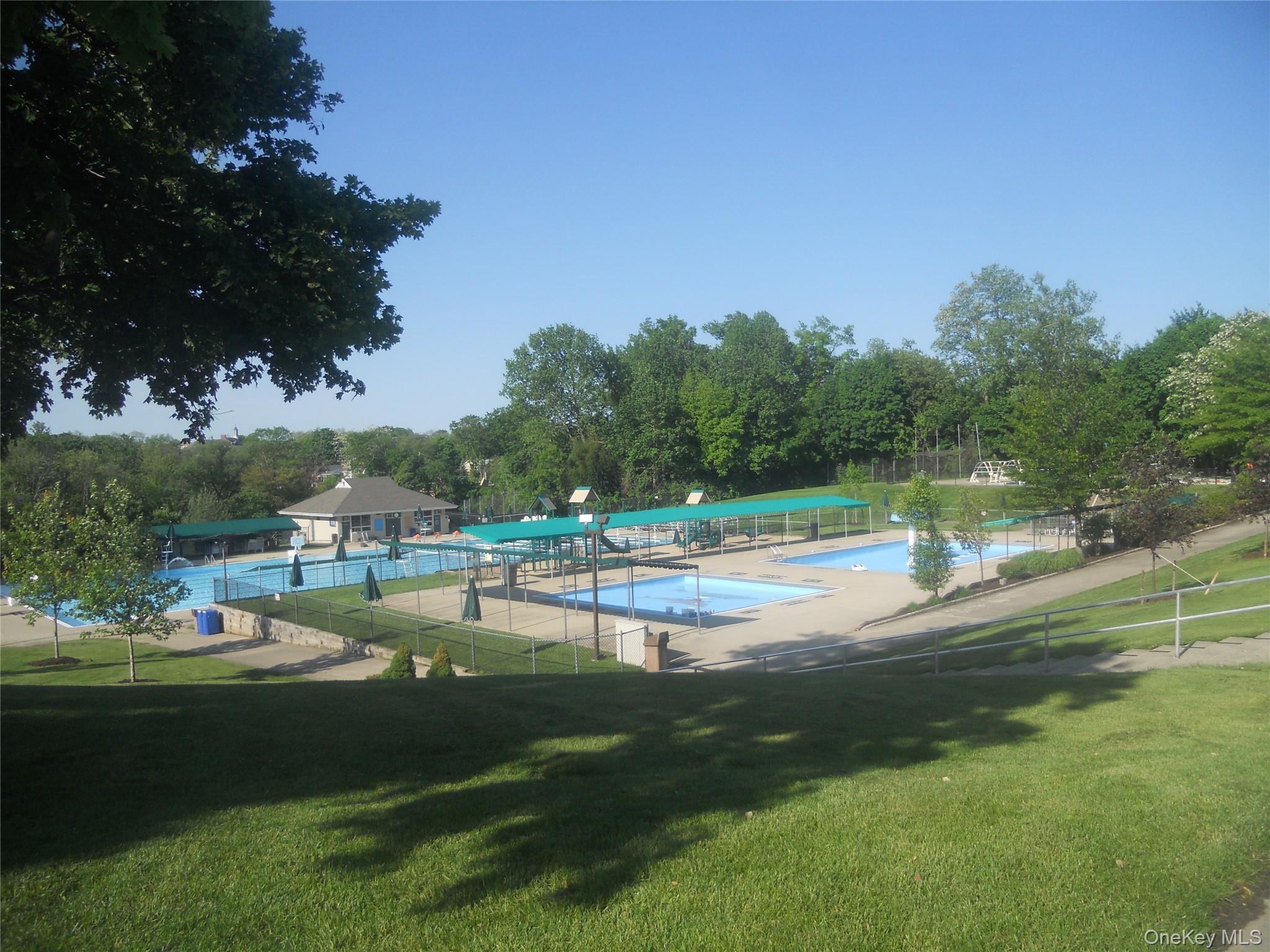 240 Garth Road, Unit 2G2 Scarsdale, NY 10583 - Photo 23 of 25 Lake Isle Swimming P9ools