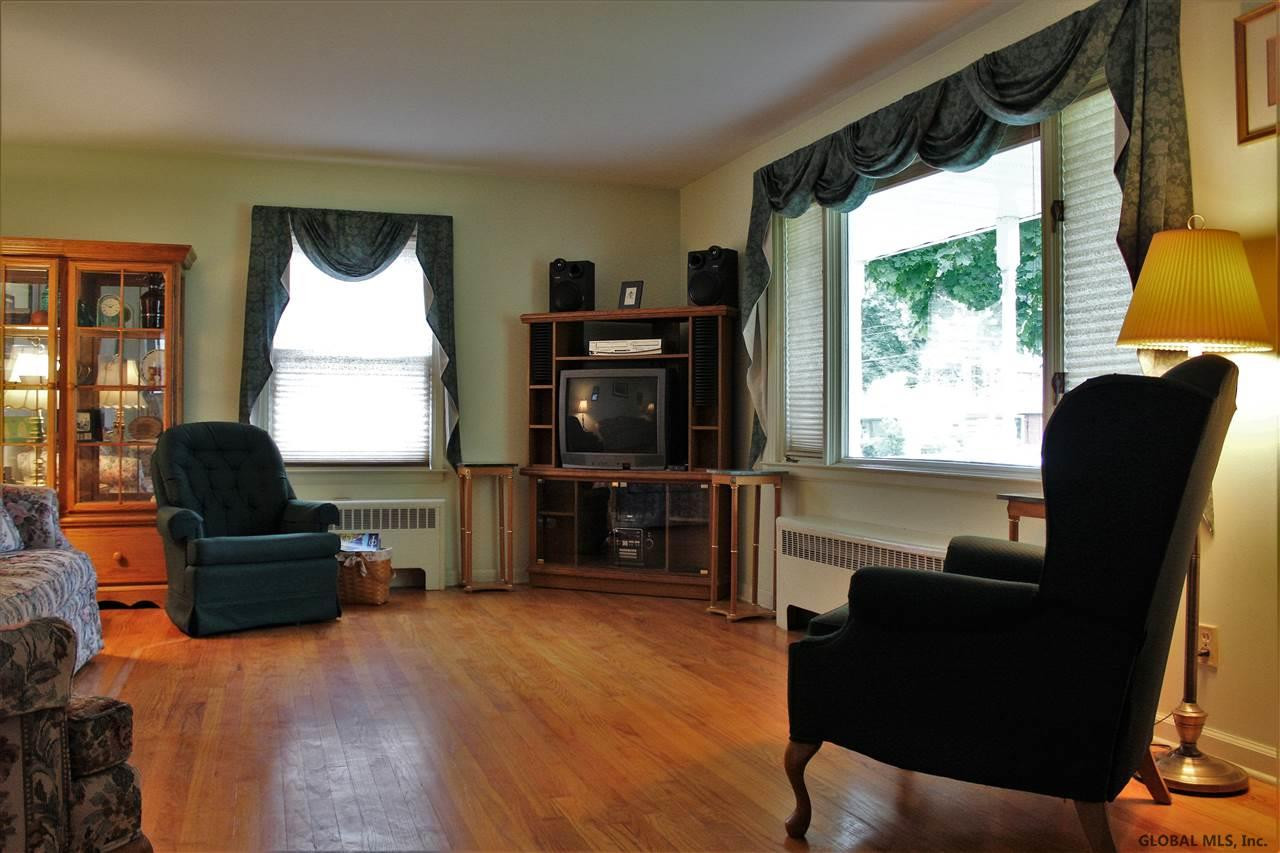7 Elwood Road Bethlehem, NY 12054 - Photo 3 of 18 Photo 3