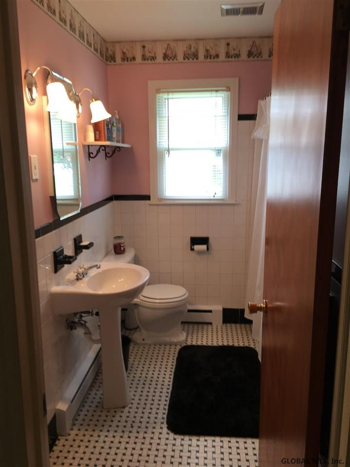 7 Elwood Road Bethlehem, NY 12054 - Photo 10 of 18 Photo 10
