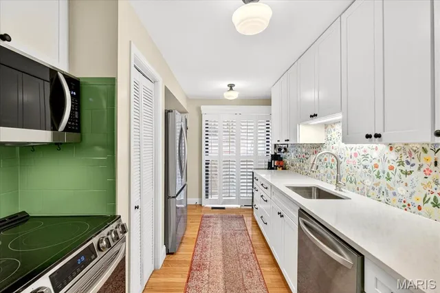 $179,900 | 7919 Royal Arms Court, Unit 2, Crestwood, MO 63123