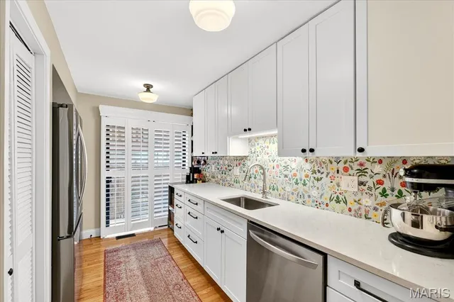 $179,900 | 7919 Royal Arms Court, Unit 2, Crestwood, MO 63123