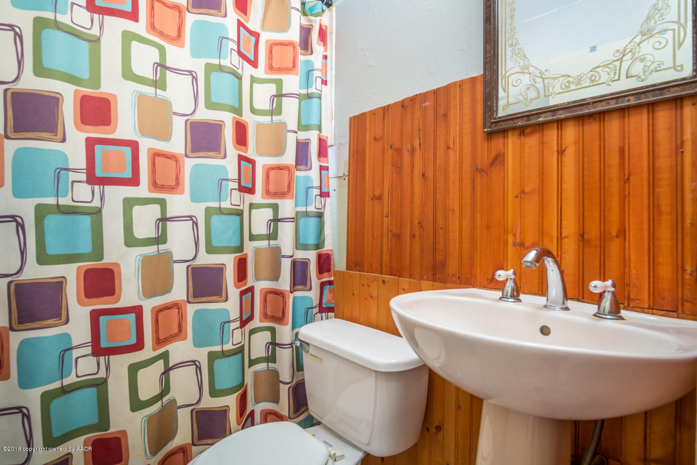 3812 Gables Street Amarillo, TX 79110 - Photo 8 of 11 Bathroom