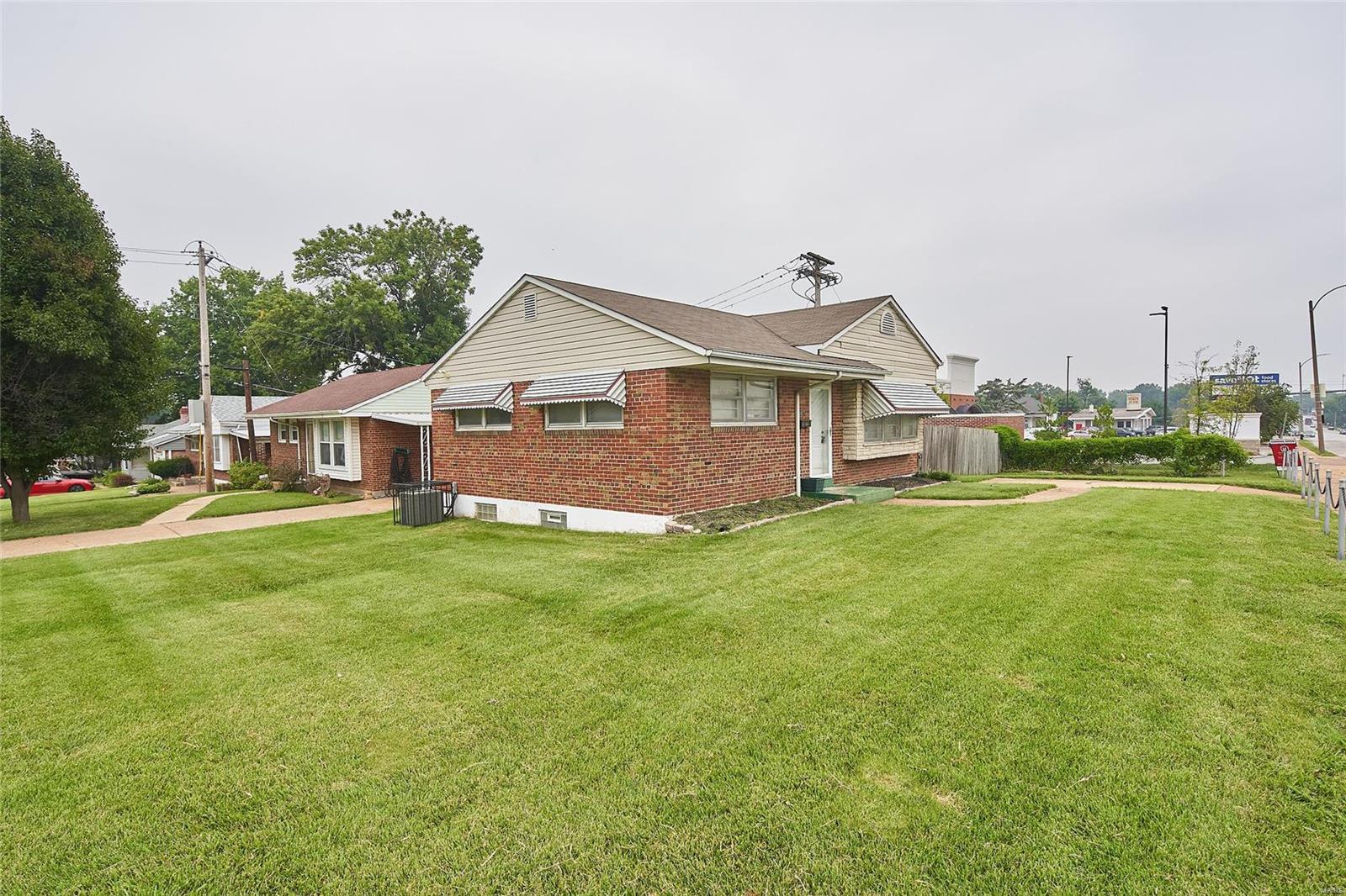 6927 Morgan Ford Road St. Louis, MO 63116 - Photo 2 of 14 Gallery Image 2
