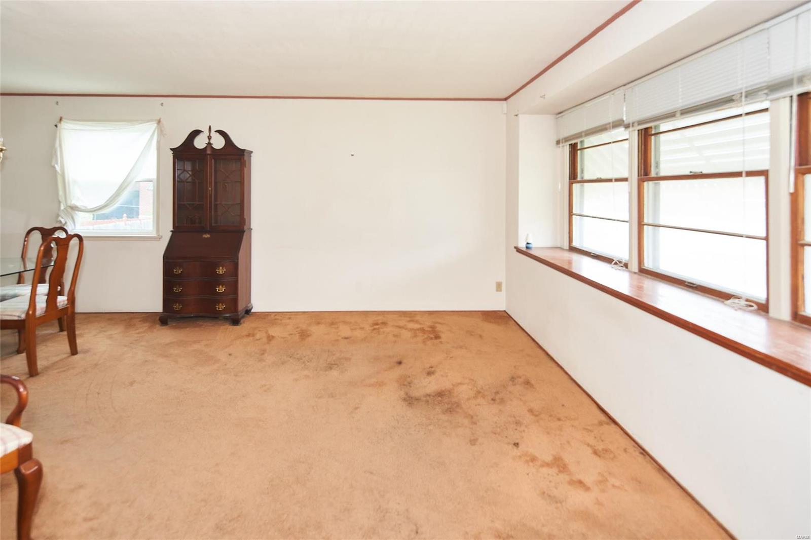 6927 Morgan Ford Road St. Louis, MO 63116 - Photo 5 of 14 Gallery Image 5