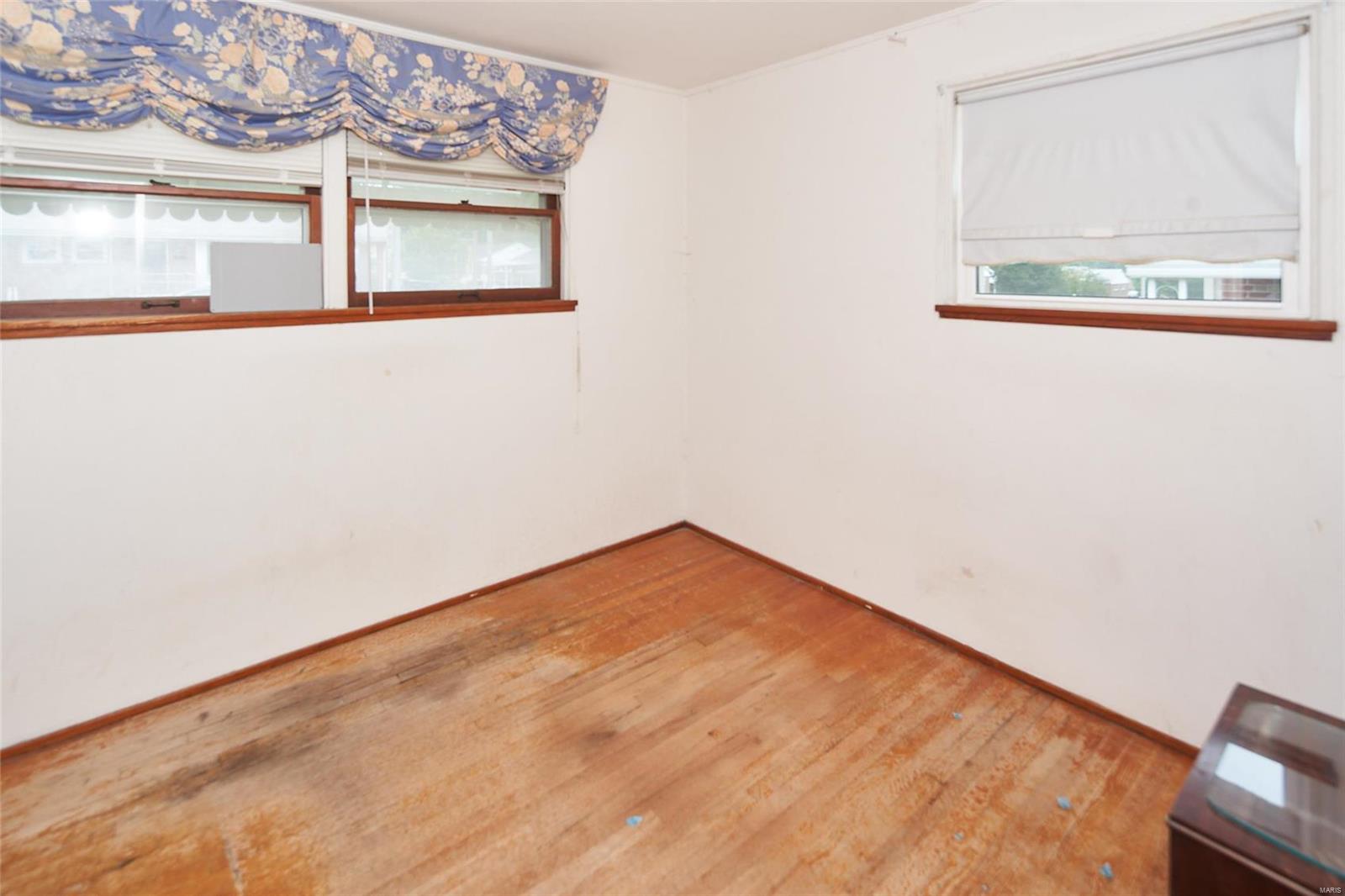 6927 Morgan Ford Road St. Louis, MO 63116 - Photo 9 of 14 Gallery Image 9