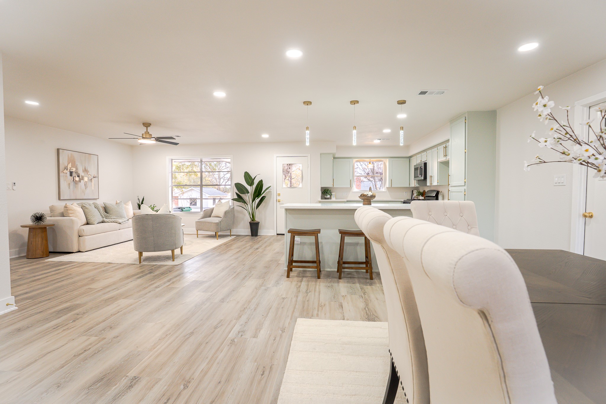 1009 Robinhood Road Brenham, TX 77833 - Photo 2 of 38