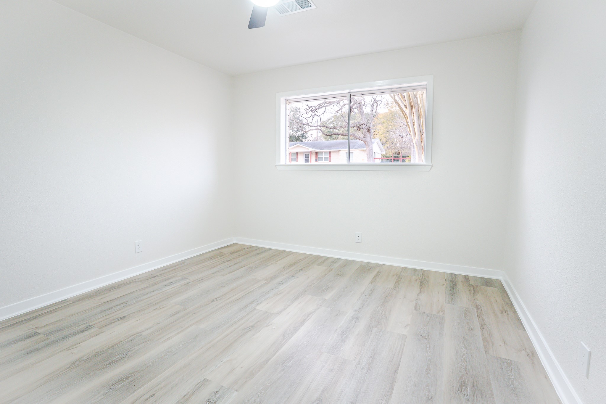 1009 Robinhood Road Brenham, TX 77833 - Photo 25 of 38