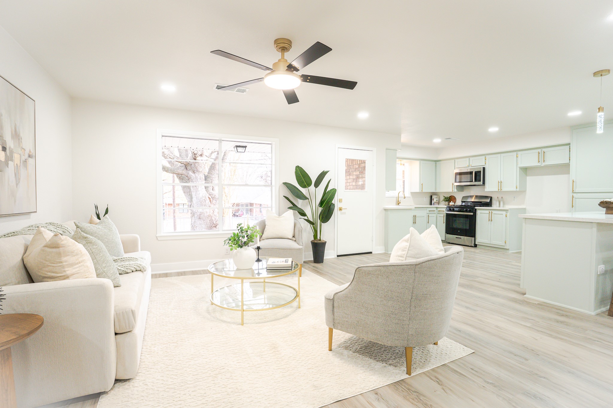 1009 Robinhood Road Brenham, TX 77833 - Photo 8 of 38