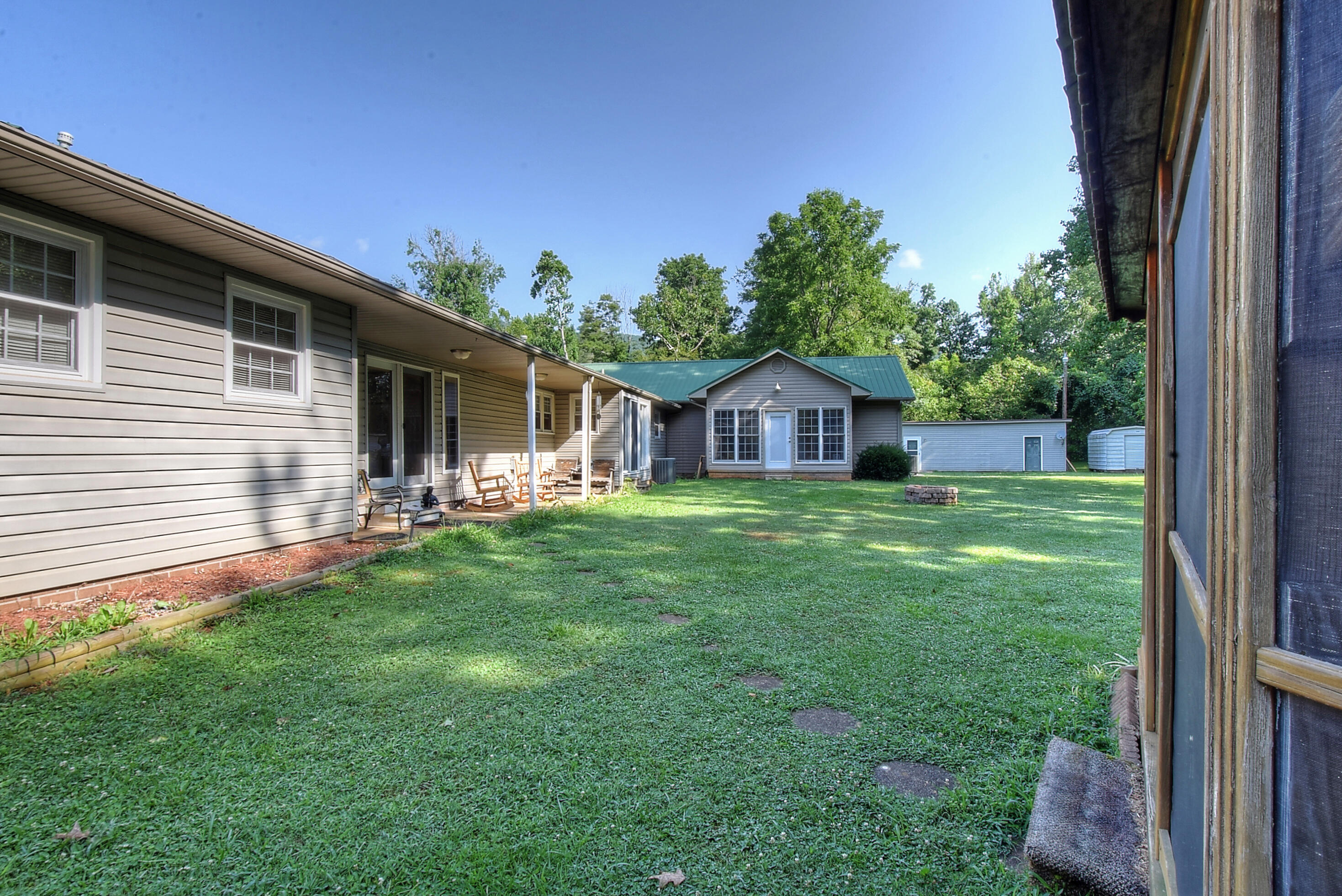 348 Price Road Elizabethton, TN 37643 - Photo 37 of 41 348 Price Road Elizabethton TN 37643 (37