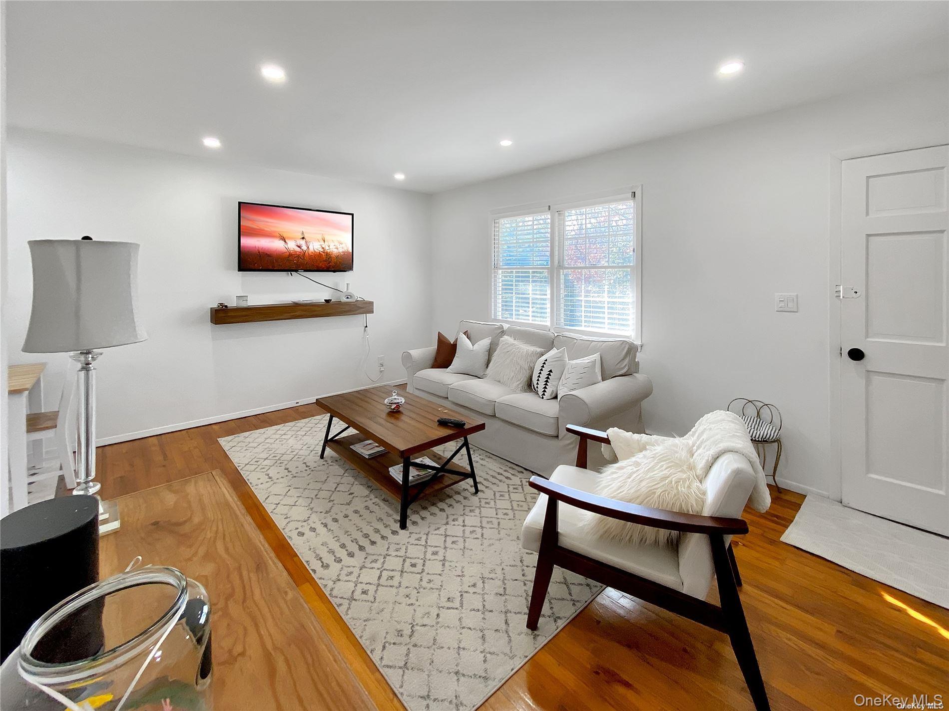 18 Old Riverhead Road Hampton Bays, NY 11946 - Photo 2 of 15