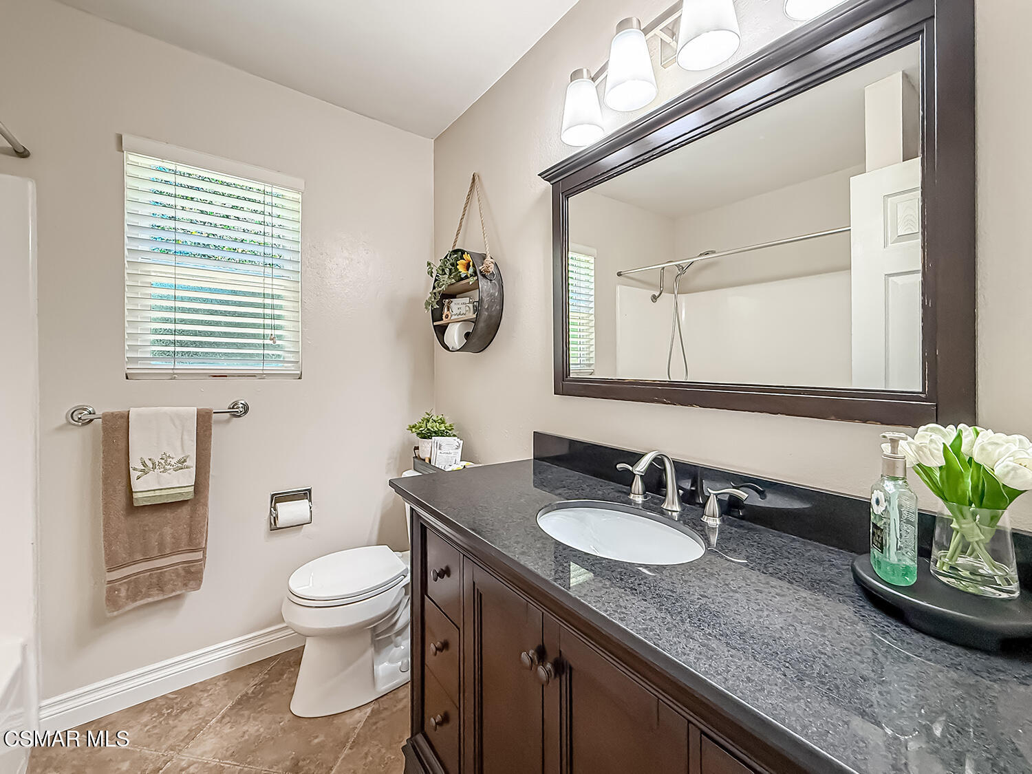 1351 Rambling Road Simi Valley, CA 93065 - Photo 37 of 70 fHall Bath2