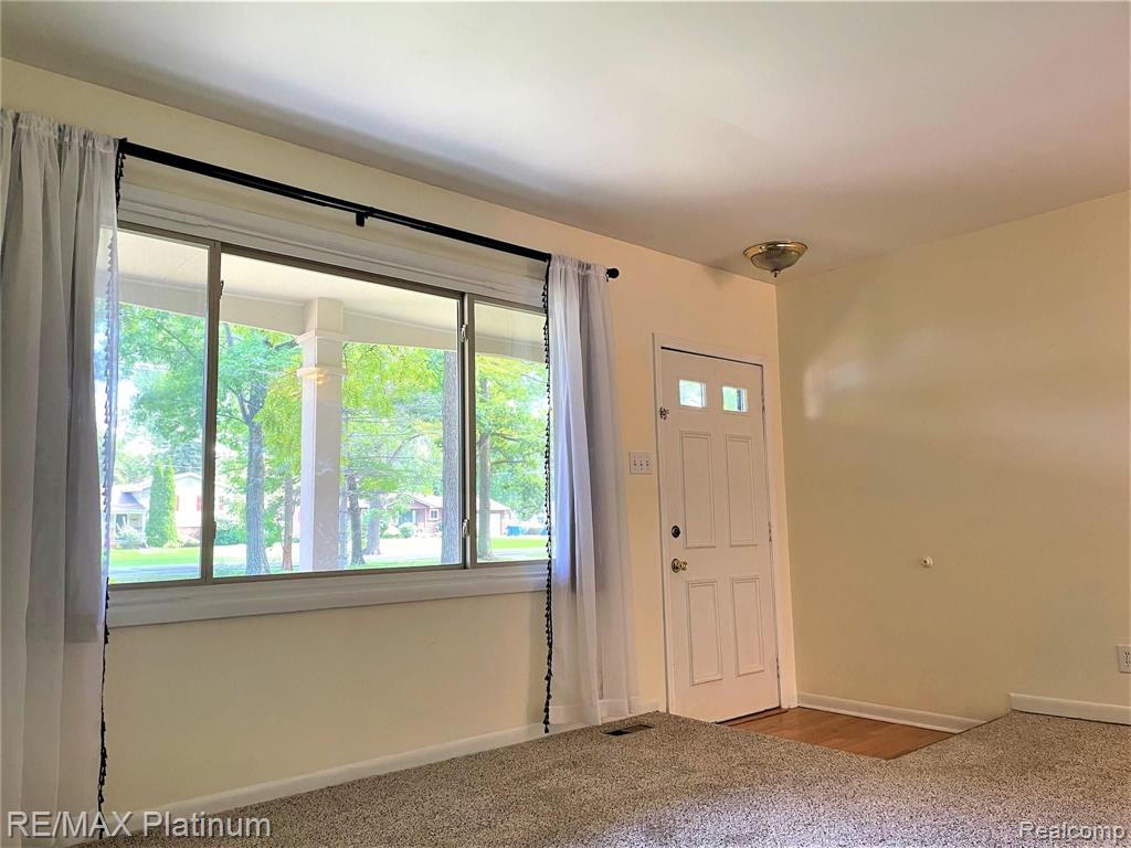 13204 Torrey Road Fenton, MI 48430 - Photo 5 of 24