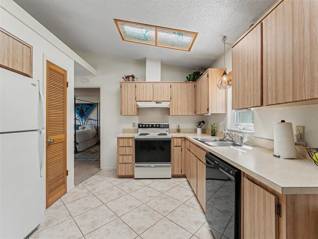 11196 Sheffield Road Spring Hill, FL 34608 - Photo 13 of 40