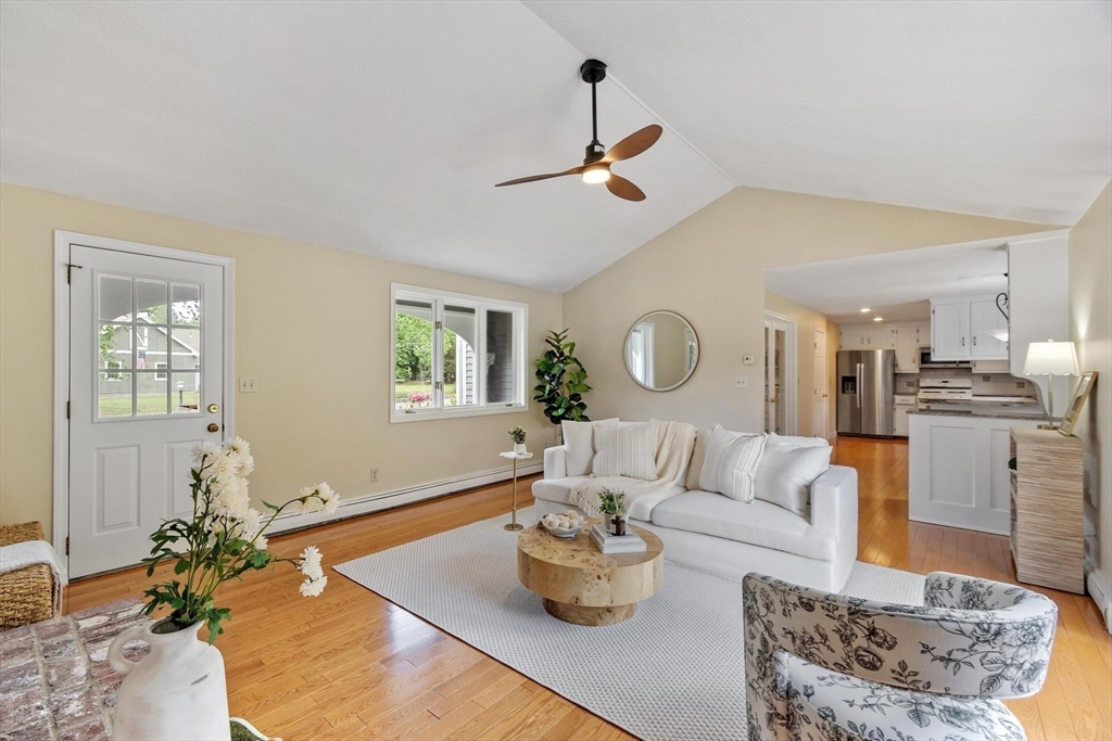 2 Rourke Lane Lynnfield, MA 01940 - Photo 6 of 40