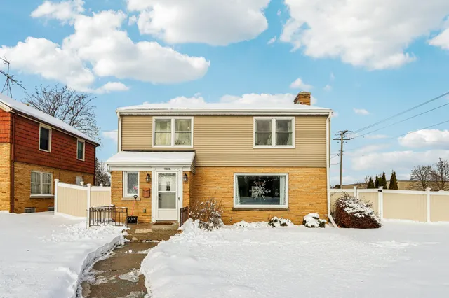 $314,900 | 1326 North Avenue, Sheboygan, WI 53083