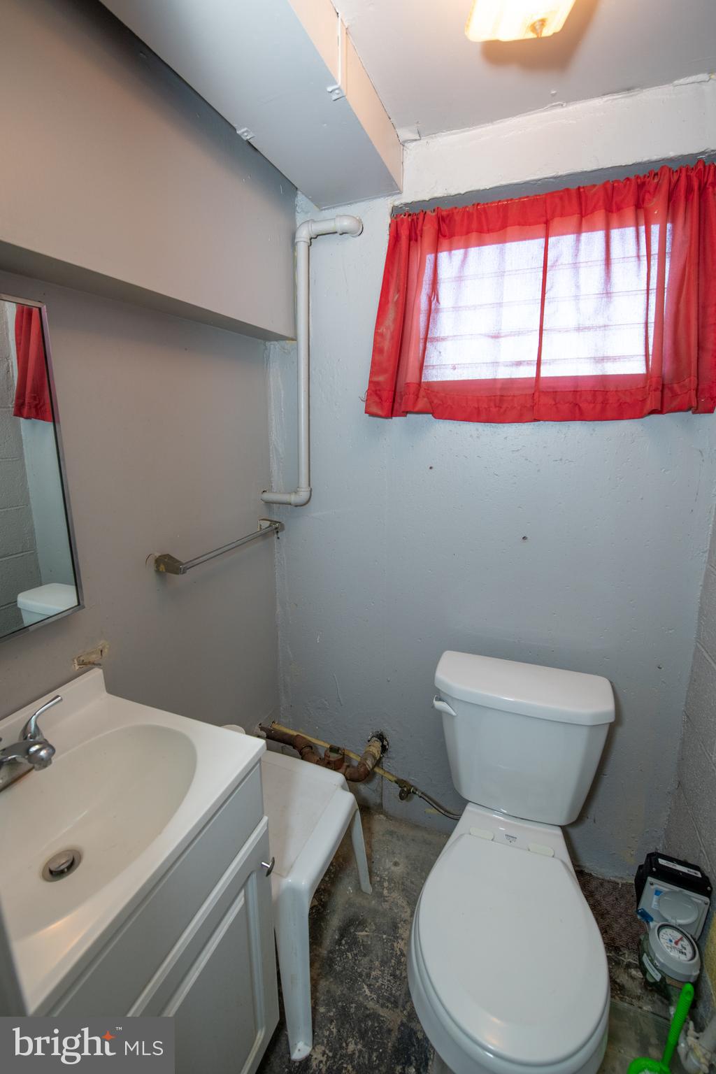 3307 Atmore Road Philadelphia, PA 19154 - Photo 33 of 37 Half Bath