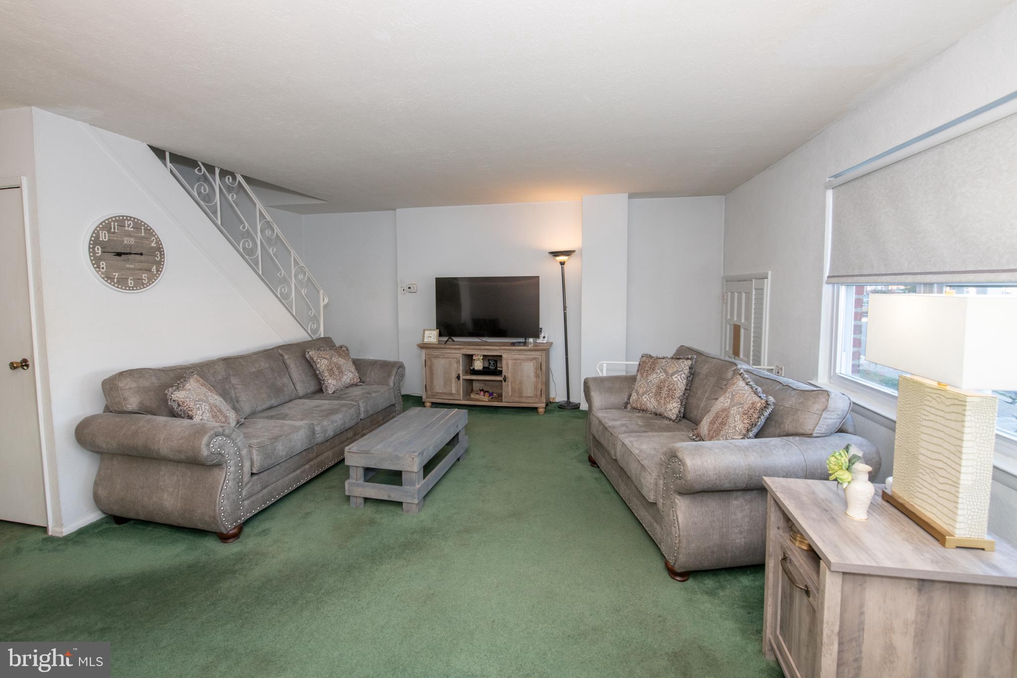 3307 Atmore Road Philadelphia, PA 19154 - Photo 5 of 37 Living Room