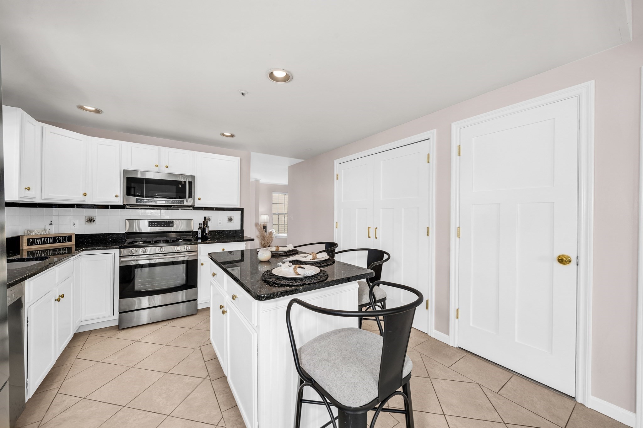 51 Bucklin Road North Andover, MA 01845 - Photo 10 of 37 Gallery Image 10