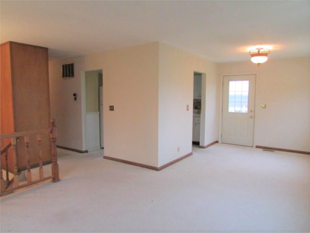 3338 Derr Road Springfield, OH 45503 - Photo 5 of 32