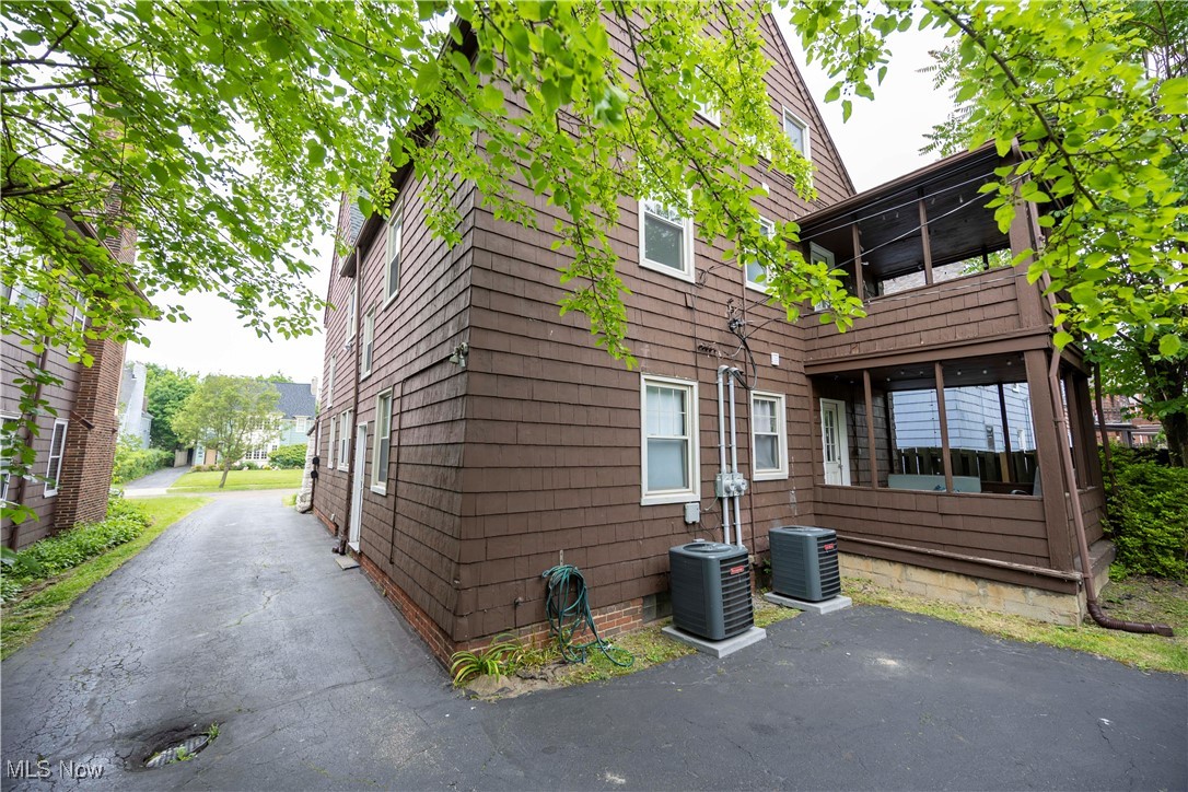 17424 Winslow Road Cleveland, OH 44120 - Photo 44 of 45