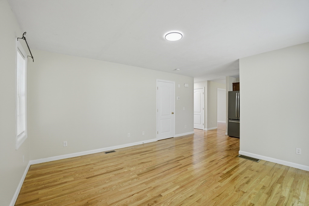 20 Duluth Street Worcester, MA 01604 - Photo 14 of 39