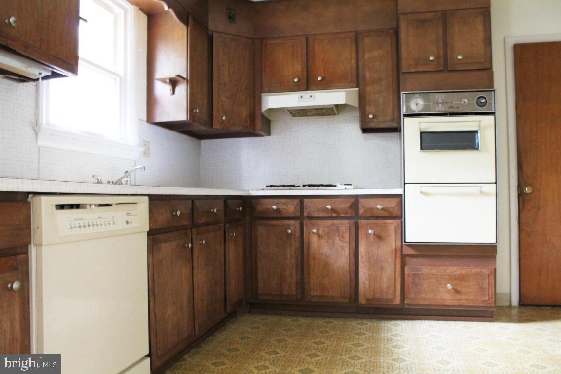 516 Brandywine Road Lancaster, PA 17603 - Photo 4 of 14 Gallery Image 4