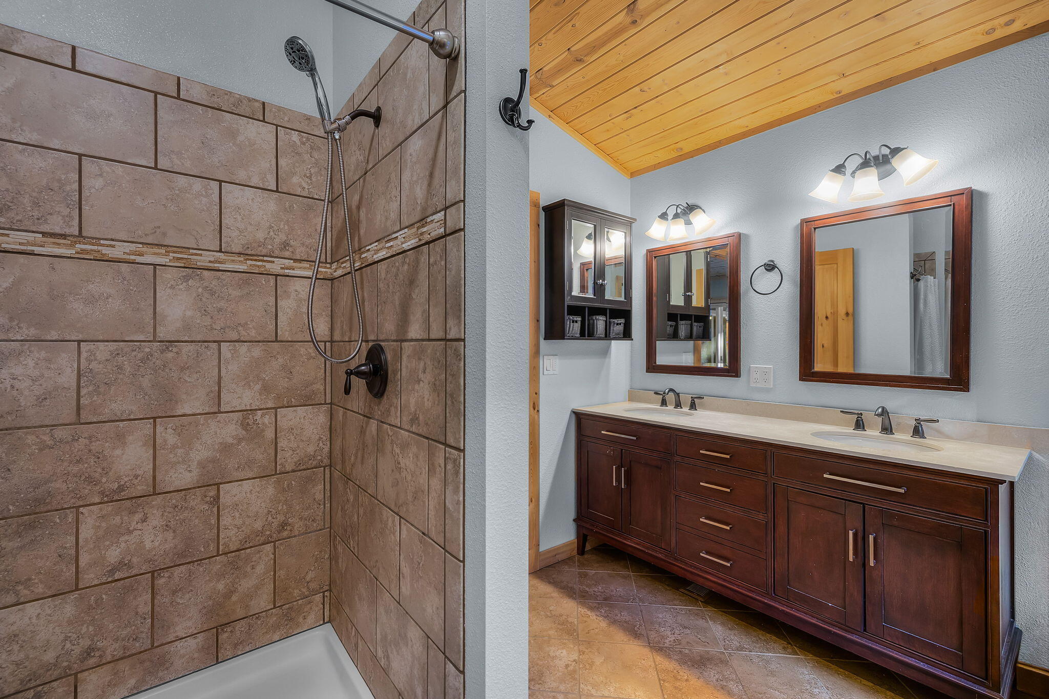 26508 Rainbow Road Canyon City, OR 97820 - Photo 18 of 57 18
