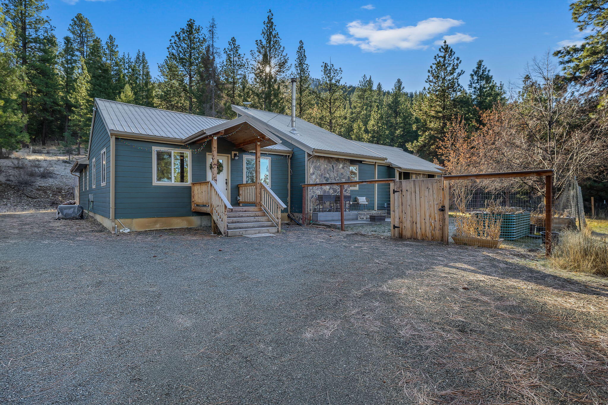 26508 Rainbow Road Canyon City, OR 97820 - Photo 4 of 57 4