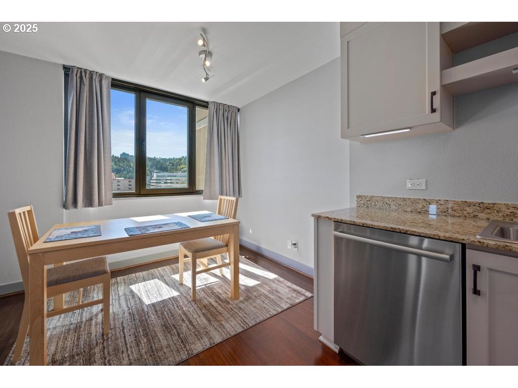 255 Southwest Harrison Street, Unit 17H Portland, OR 97201 - Photo 16 of 48