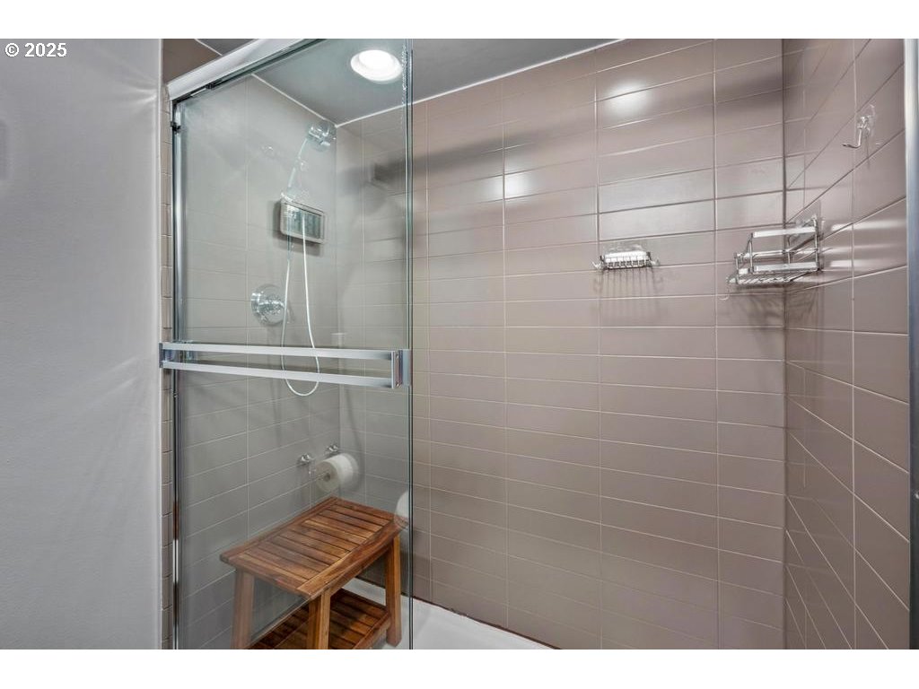 255 Southwest Harrison Street, Unit 17H Portland, OR 97201 - Photo 26 of 48