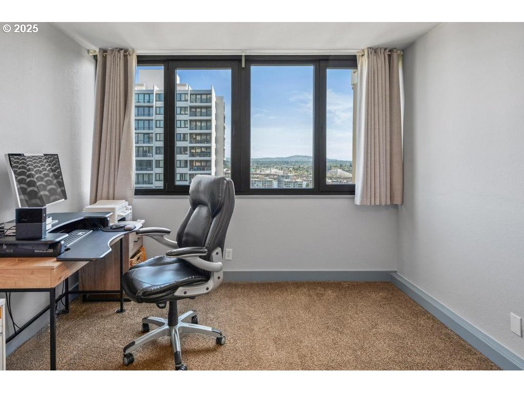 255 Southwest Harrison Street, Unit 17H Portland, OR 97201 - Photo 27 of 48
