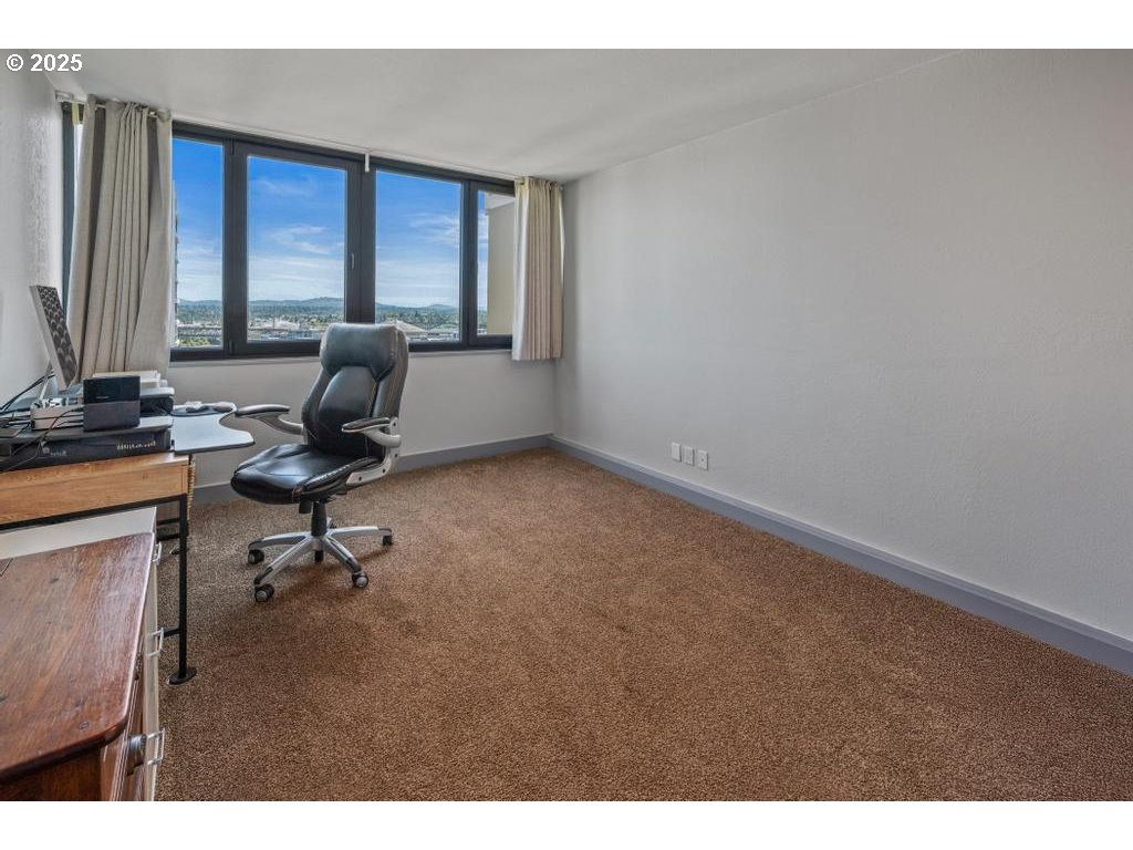 255 Southwest Harrison Street, Unit 17H Portland, OR 97201 - Photo 28 of 48