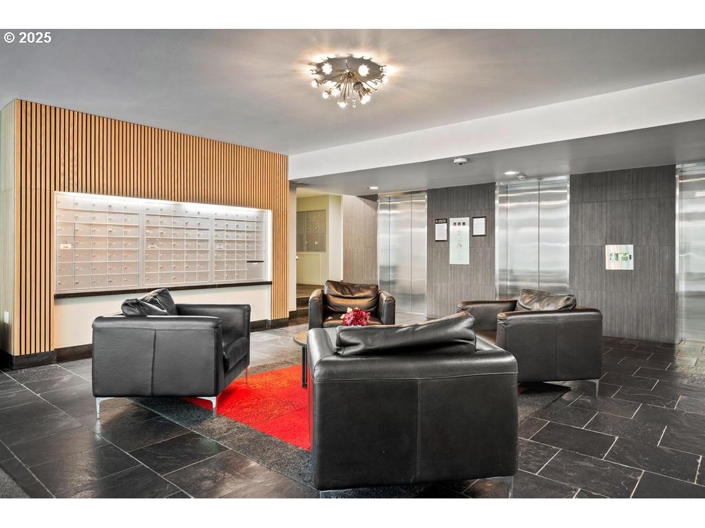 255 Southwest Harrison Street, Unit 17H Portland, OR 97201 - Photo 34 of 48