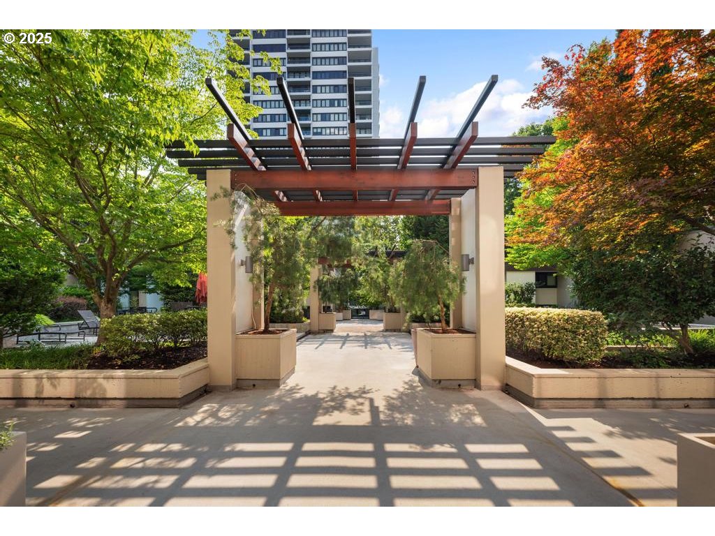 255 Southwest Harrison Street, Unit 17H Portland, OR 97201 - Photo 35 of 48