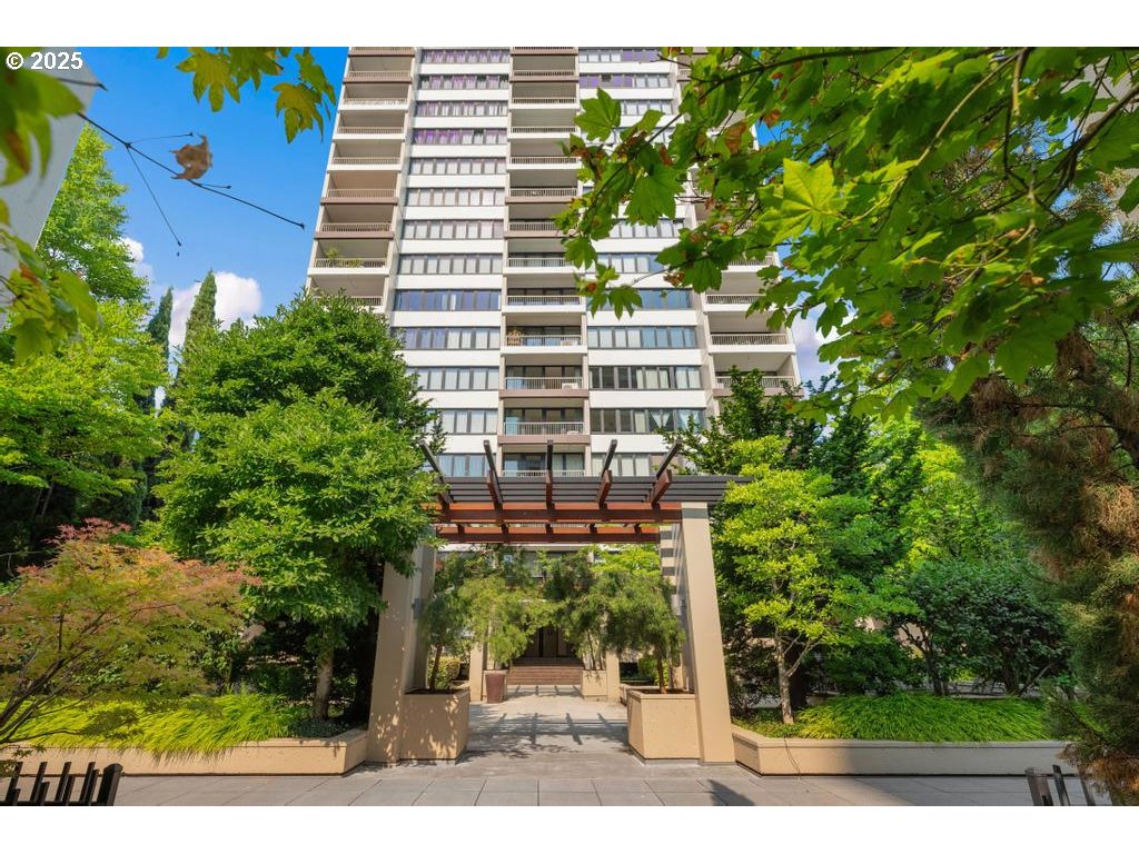 255 Southwest Harrison Street, Unit 17H Portland, OR 97201 - Photo 36 of 48