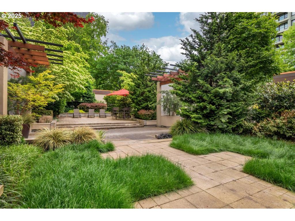 255 Southwest Harrison Street, Unit 17H Portland, OR 97201 - Photo 38 of 48