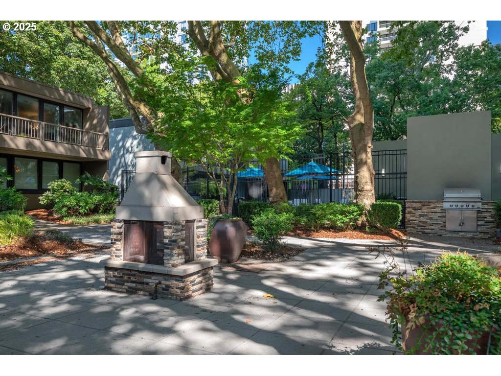 255 Southwest Harrison Street, Unit 17H Portland, OR 97201 - Photo 42 of 48