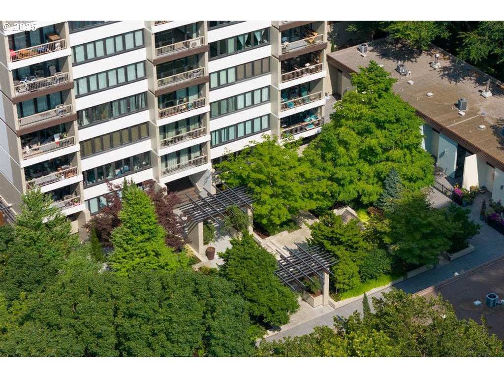 255 Southwest Harrison Street, Unit 17H Portland, OR 97201 - Photo 45 of 48