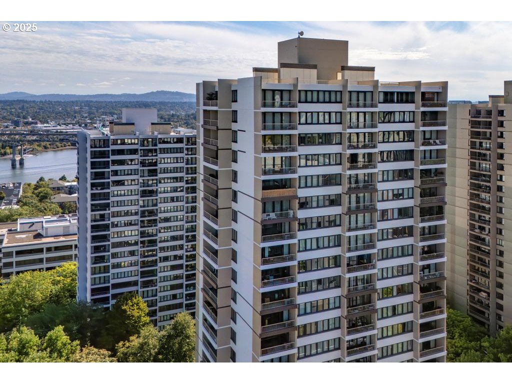 255 Southwest Harrison Street, Unit 17H Portland, OR 97201 - Photo 46 of 48