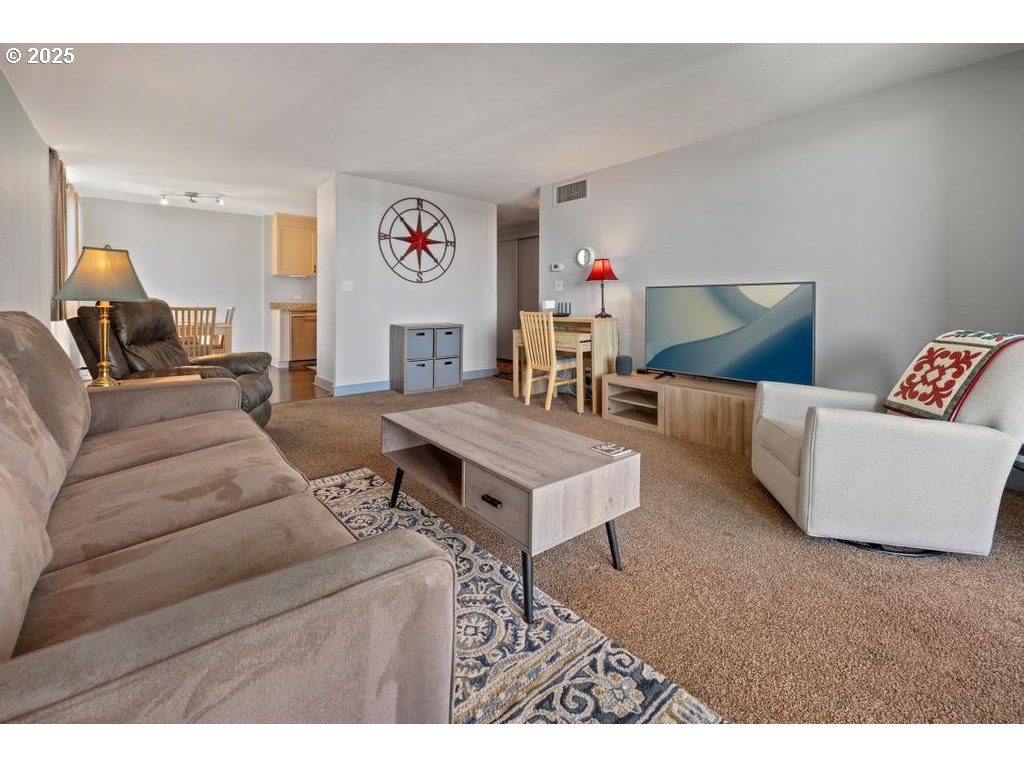 255 Southwest Harrison Street, Unit 17H Portland, OR 97201 - Photo 7 of 48