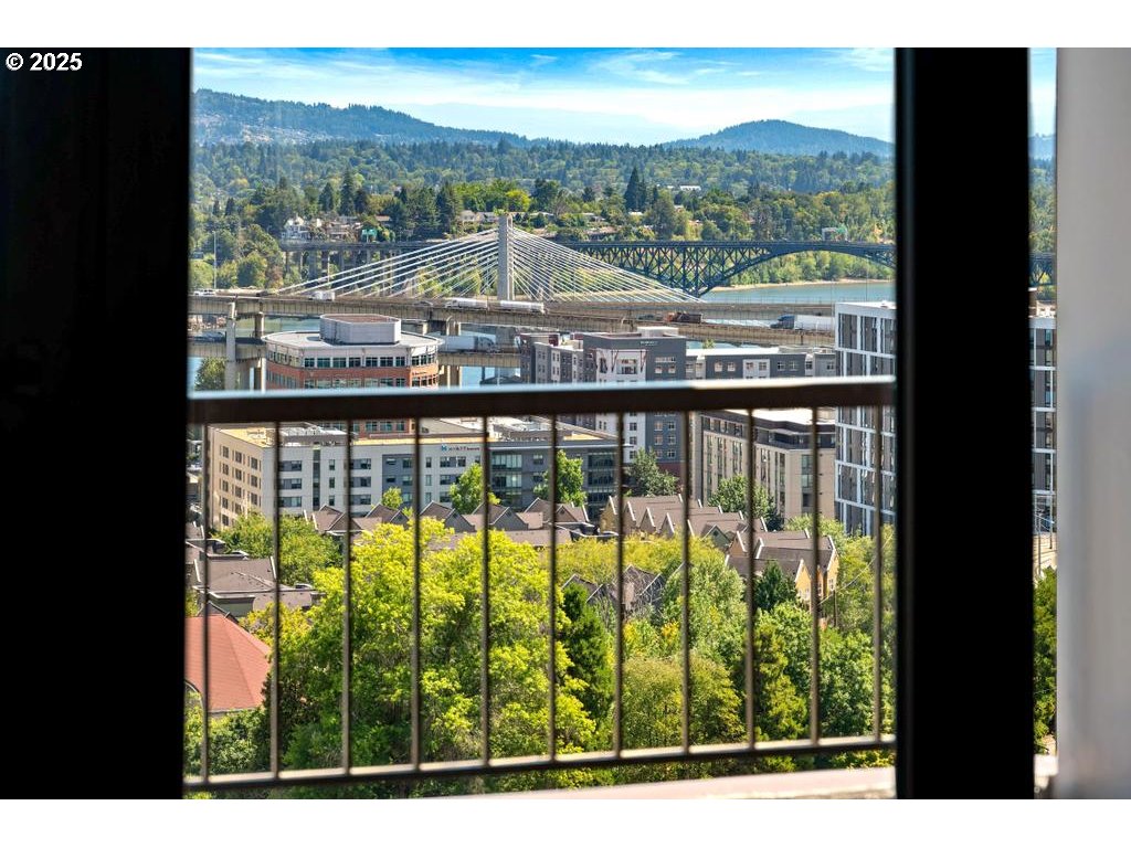 255 Southwest Harrison Street, Unit 17H Portland, OR 97201 - Photo 8 of 48
