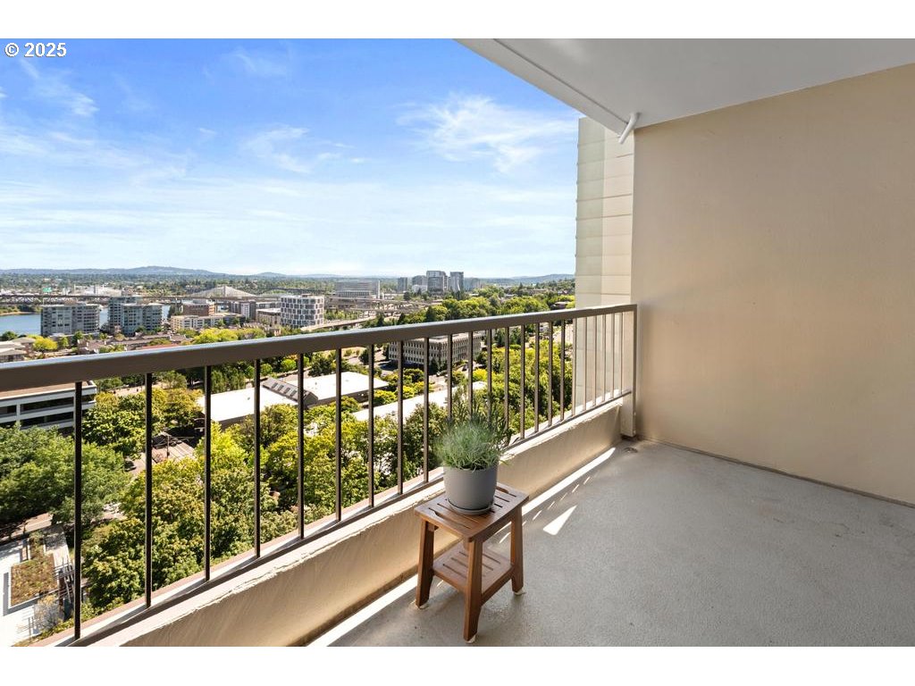 255 Southwest Harrison Street, Unit 17H Portland, OR 97201 - Photo 9 of 48