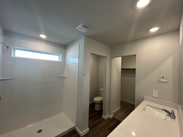 214 Perry Place Rockdale, TX 76567 - Photo 4 of 8 a bathroom with a bathtub and a shower