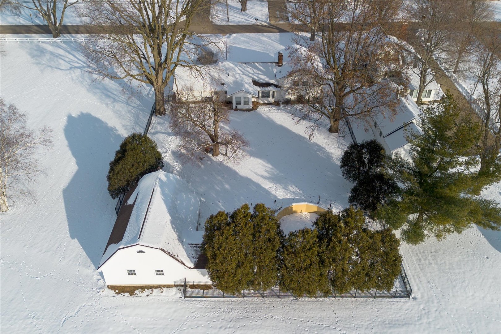 708 East Thompson Street Princeton, IL 61356 - Photo 41 of 46 a view of bushes